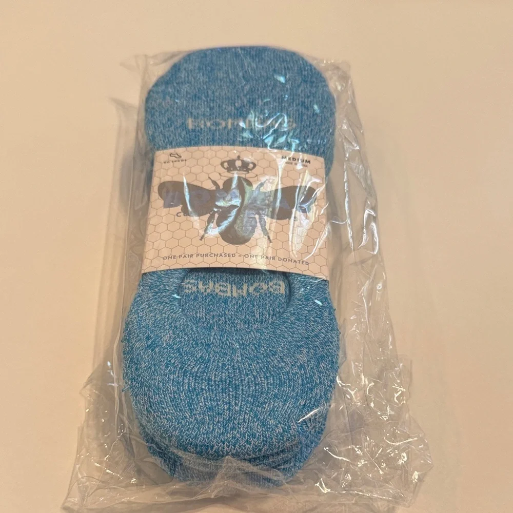 Bombas NWT women’s 4pk Medium no show socks color: blue